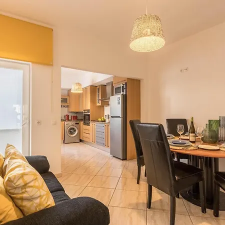 Stories 1 Bedroom Apt *