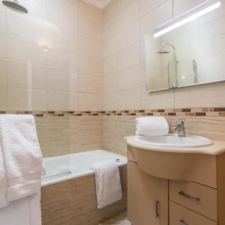Stories 1 Bedroom Apt *